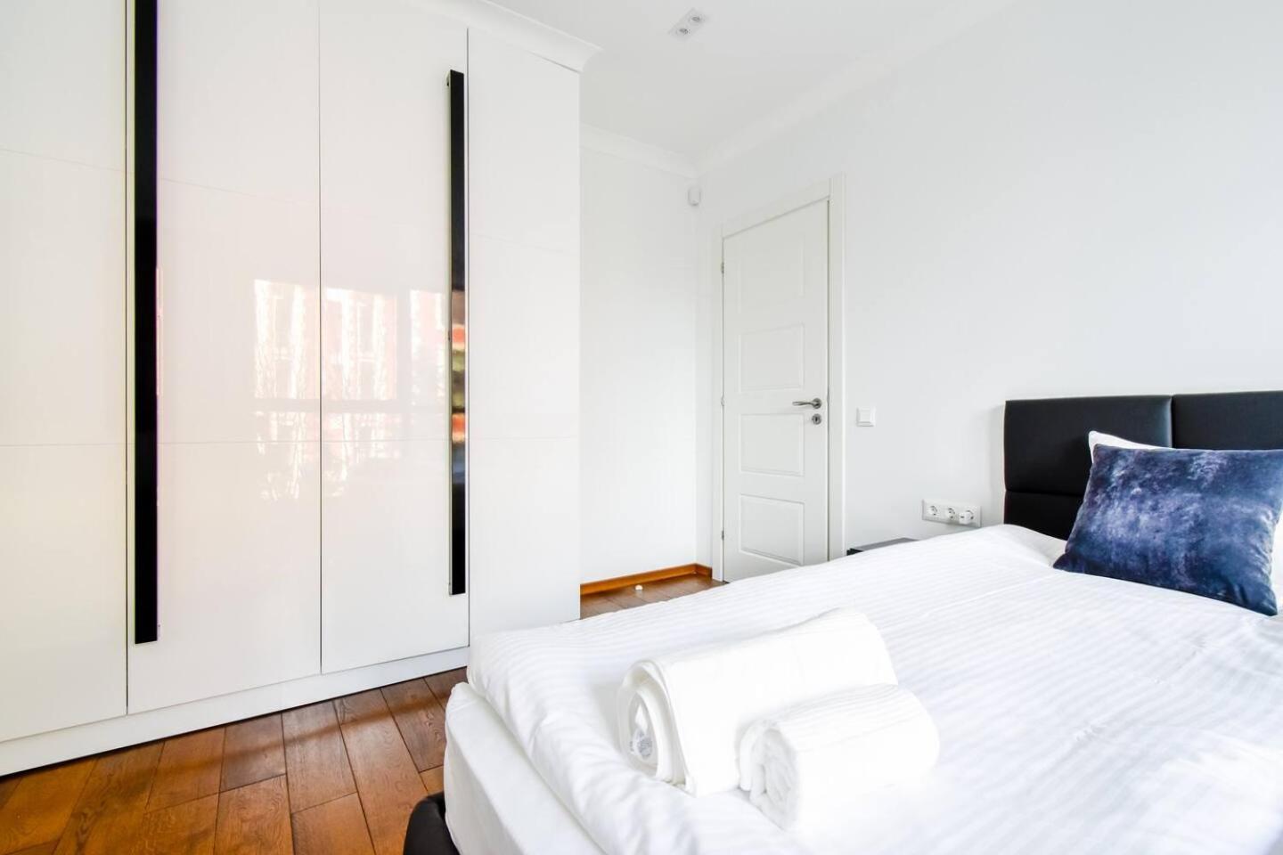 10 3br2bh Jacuzzi Free Parking