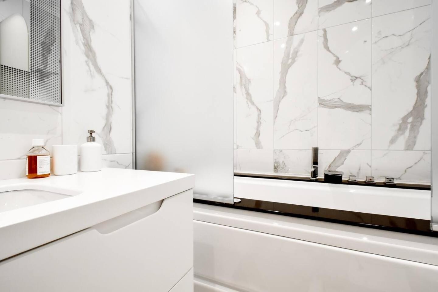 10 3br2bh Jacuzzi Free Parking Apartment *